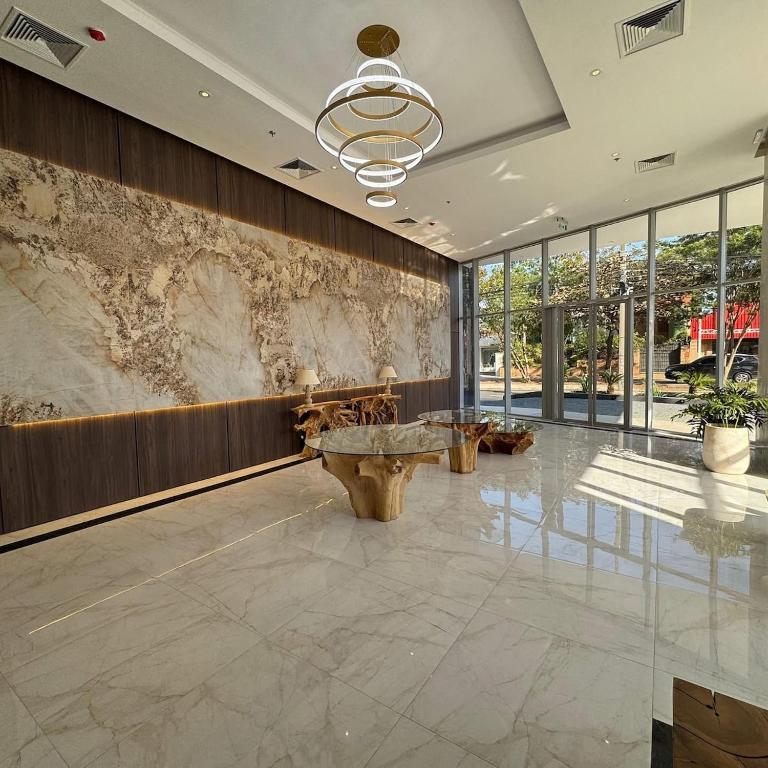 Modern apartment steps from Shopping del Sol - 3