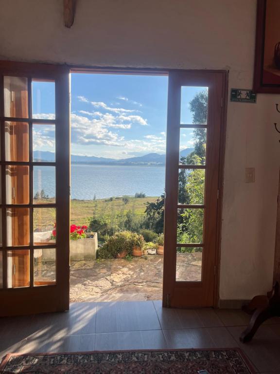 El Cascajal: Amazing lake view. Vista al lago - 2