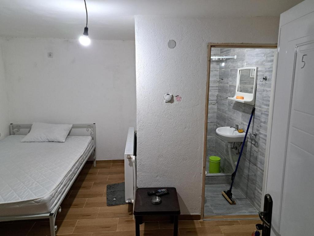 Hostel Lalinac - 1