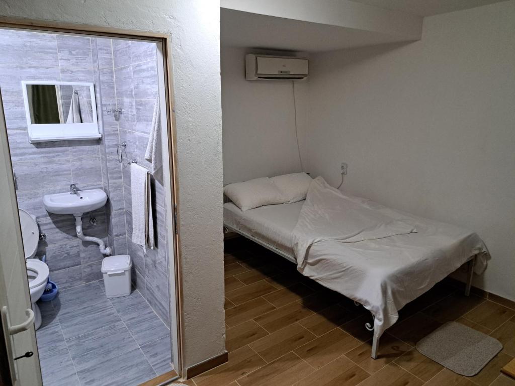 Hostel Lalinac - 2