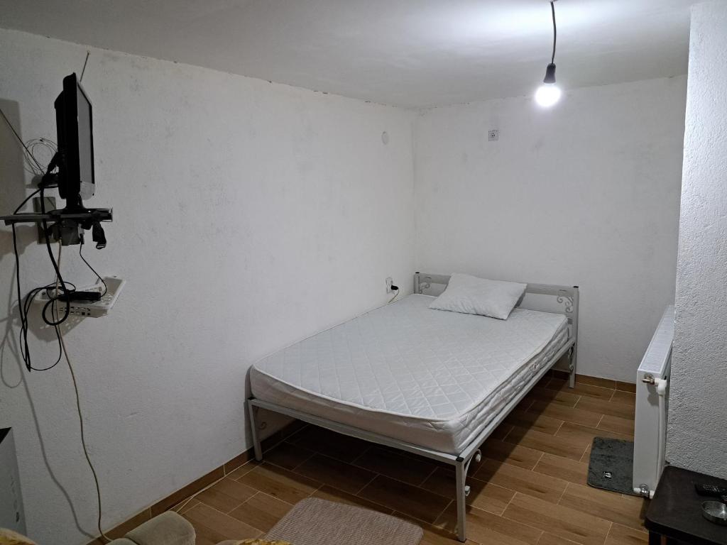 Hostel Lalinac - 5
