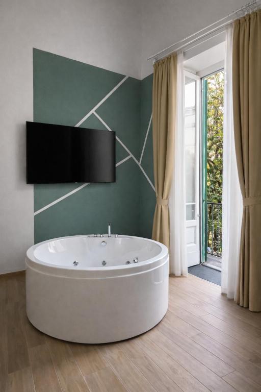 Yes I Know My Room - Foria - 1