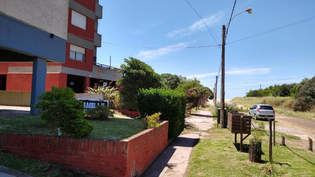 Villa Gesell a 50 metros de la playa - 2