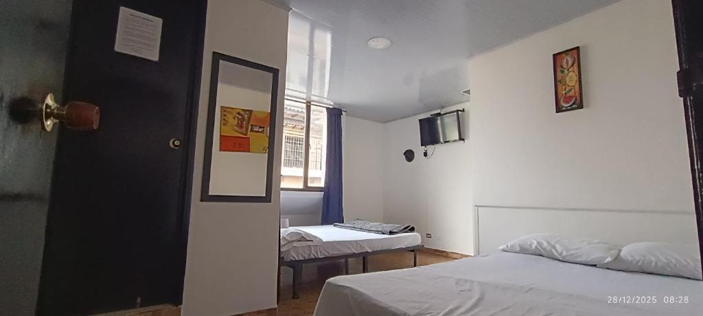 Hotel Suite Americano - 1