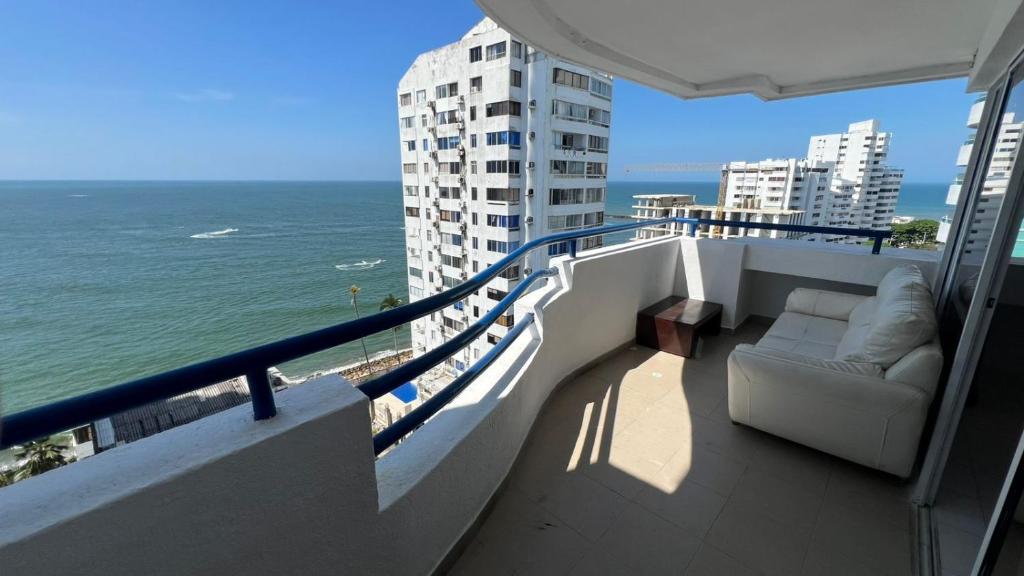apartamento luxury Aire puro frente al mar edificio marina del rey laguito cartagena - 1
