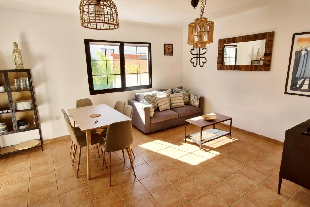 Villa Solana - Private Pool & Rooftop near the Beach - 3