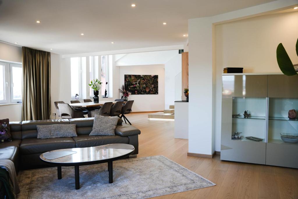 PENTHOUSE ROYA BiHAC - 2