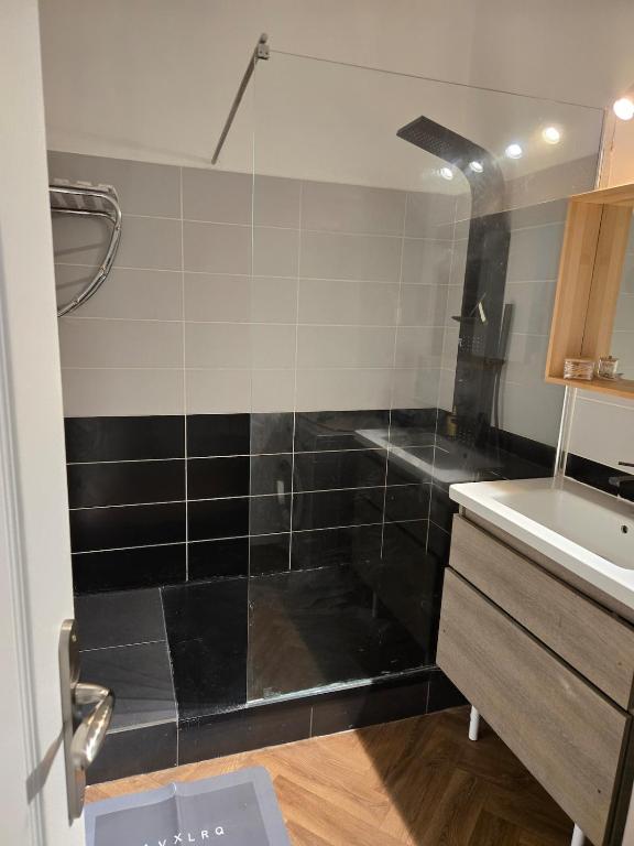 Beautiful 1-bedroom apartment of 70 m2 Chateaucreux - 2