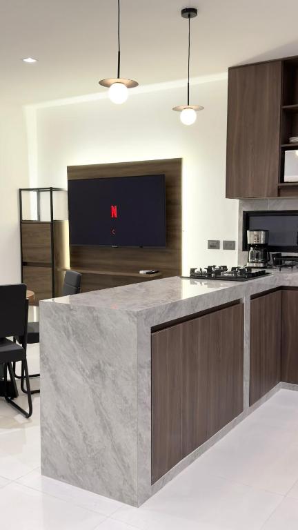 Modern Family Apartment near to the Airport - 1