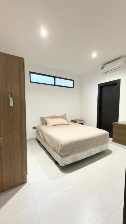 Modern Family Apartment near to the Airport - 2