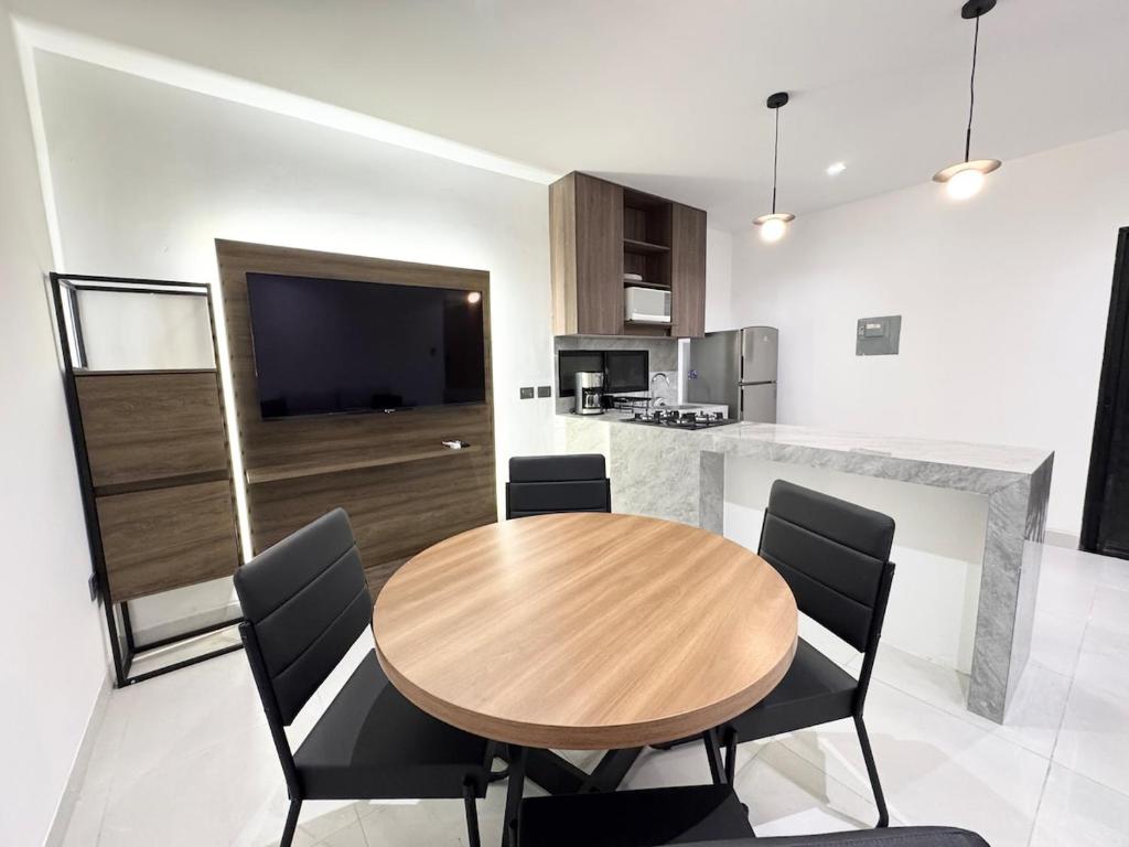 Modern Family Apartment near to the Airport - 4