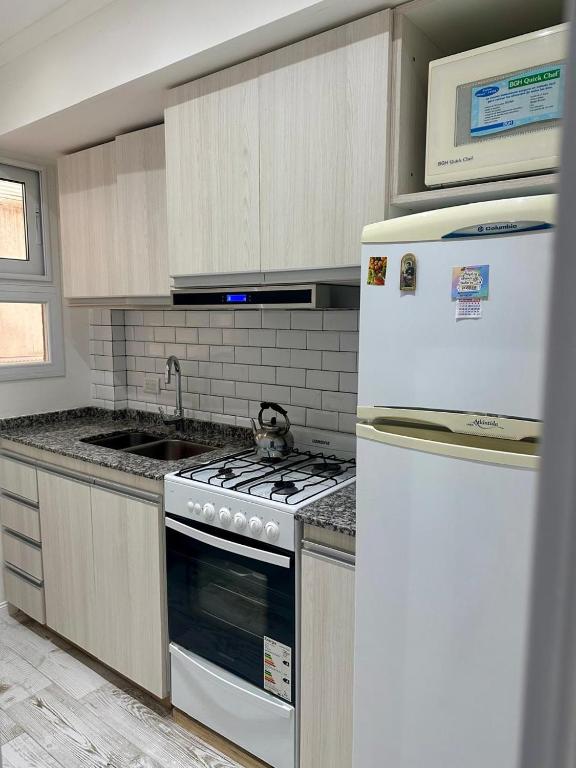 Depto Colon 2134 - 5