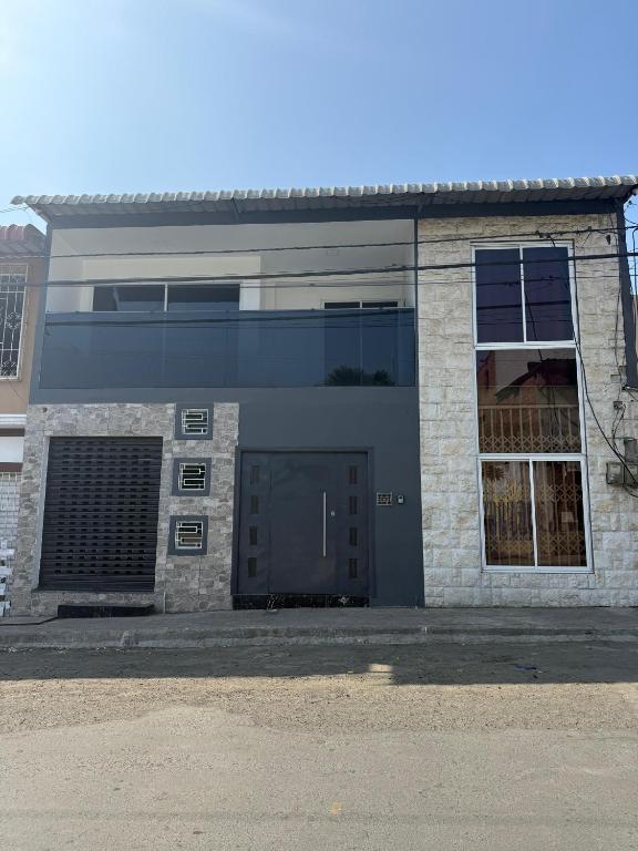 Jeanael suites 2 - 2