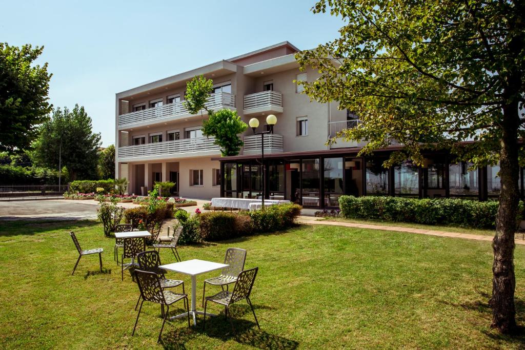 Hotel Stella del Benaco — Hotel in Manerba del Garda