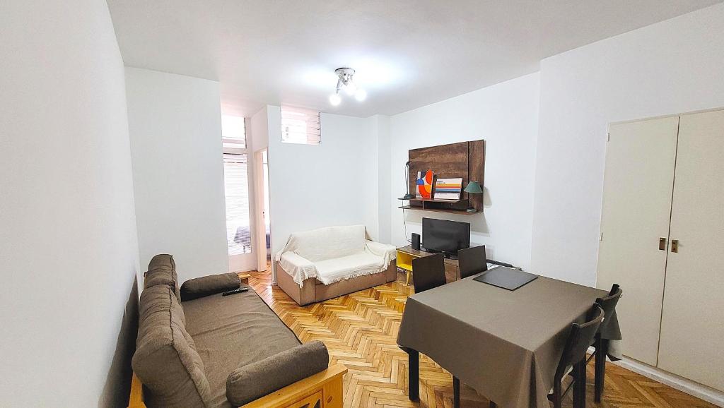 Luminoso, muy completo y bien ubicado Departamento de 2 ambientes - Límite de Retiro/Recoleta - 2