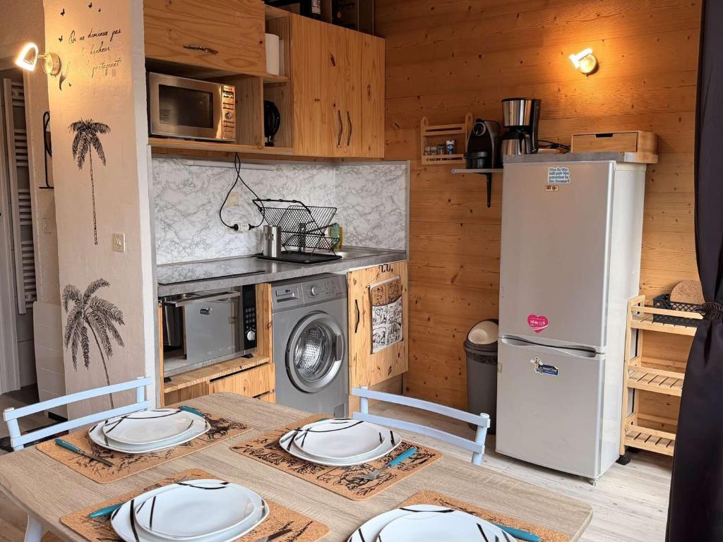 Studio mezzanine ensoleillé, proche pistes, Les Carroz d'Arâches - FR-1-572-346 - 1