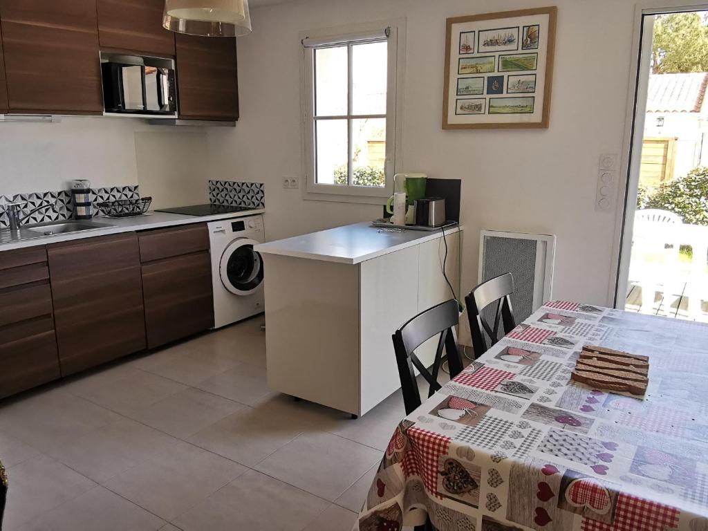Maison sous les pins pour 5 pers, terrasse, parking à La Tranche-sur-Mer - FR-1-194-363 - 2