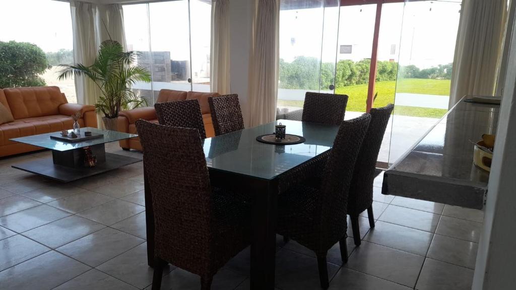 Casa con jardín frente al mar - 3