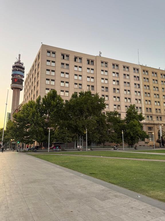 Departamento Suite moderno confortable y con ubicación privilegiada de la ciudad cercano a Palacio De La Moneda y los lugares turisticos de Santiago CON CALEFACCIÓN - 1