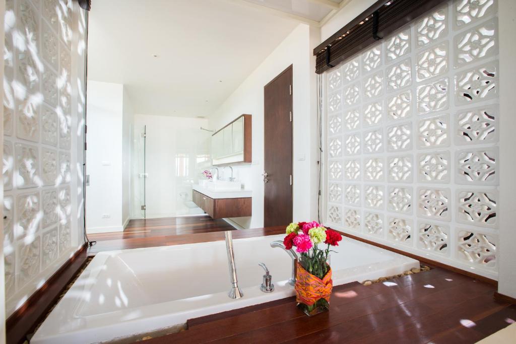 Bathroom, Amatapura Beach Villa 1, SHA Certified in Krabi