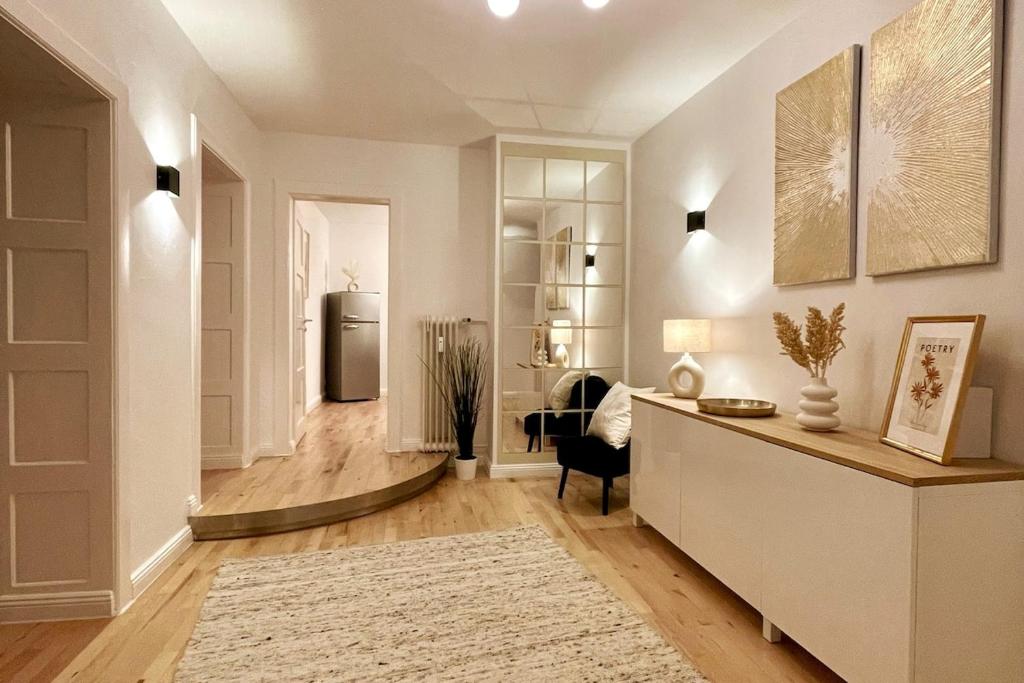 Apartment with Kitchen, Conservatory, Rain Shower - 1