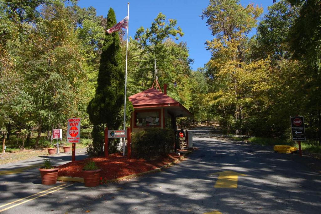 Scotrun Camping Resort Deluxe Park Model 4 — Hotel in Scotrun (PA)