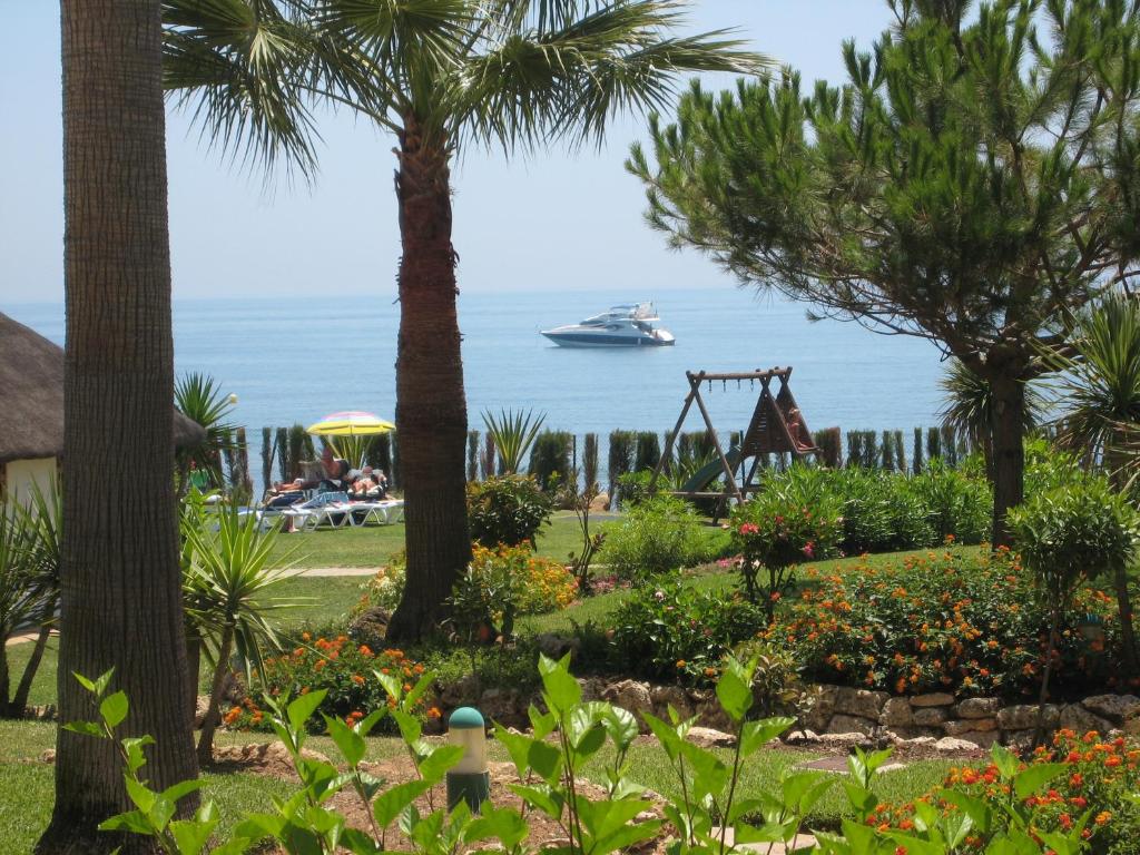 Mi Capricho, Ground Floor Apartments with private gardens - 3
