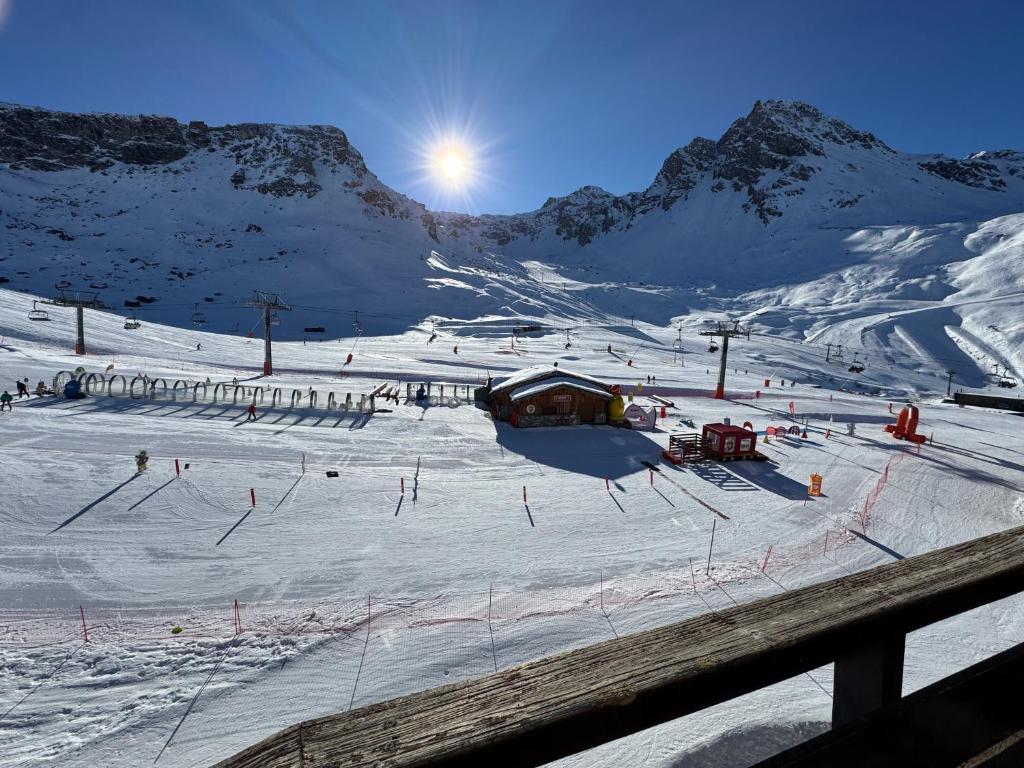 Appartement neuf et cosy les Tommeuses vue splendide, sur piste, Tignes Val Claret - 2
