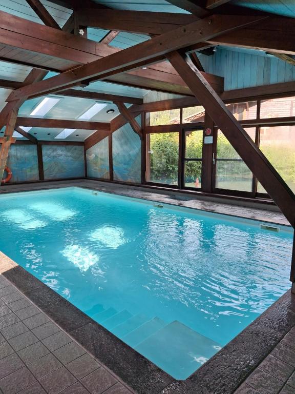 Appartement cosy - Magnifique vue, piscine et à deux pas du ski - 3