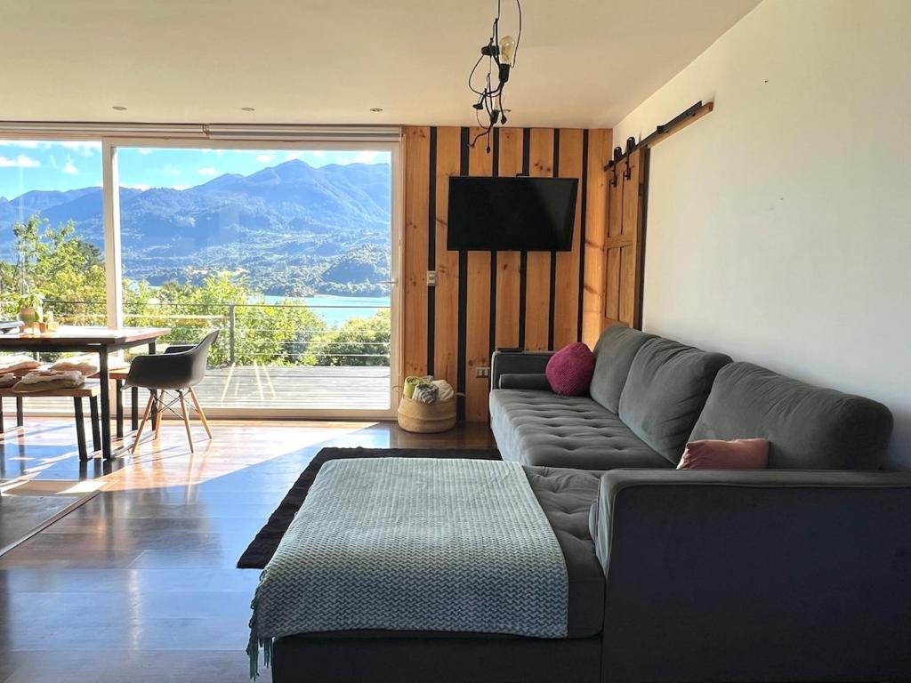 Minimalist style house - Cochamó - 1