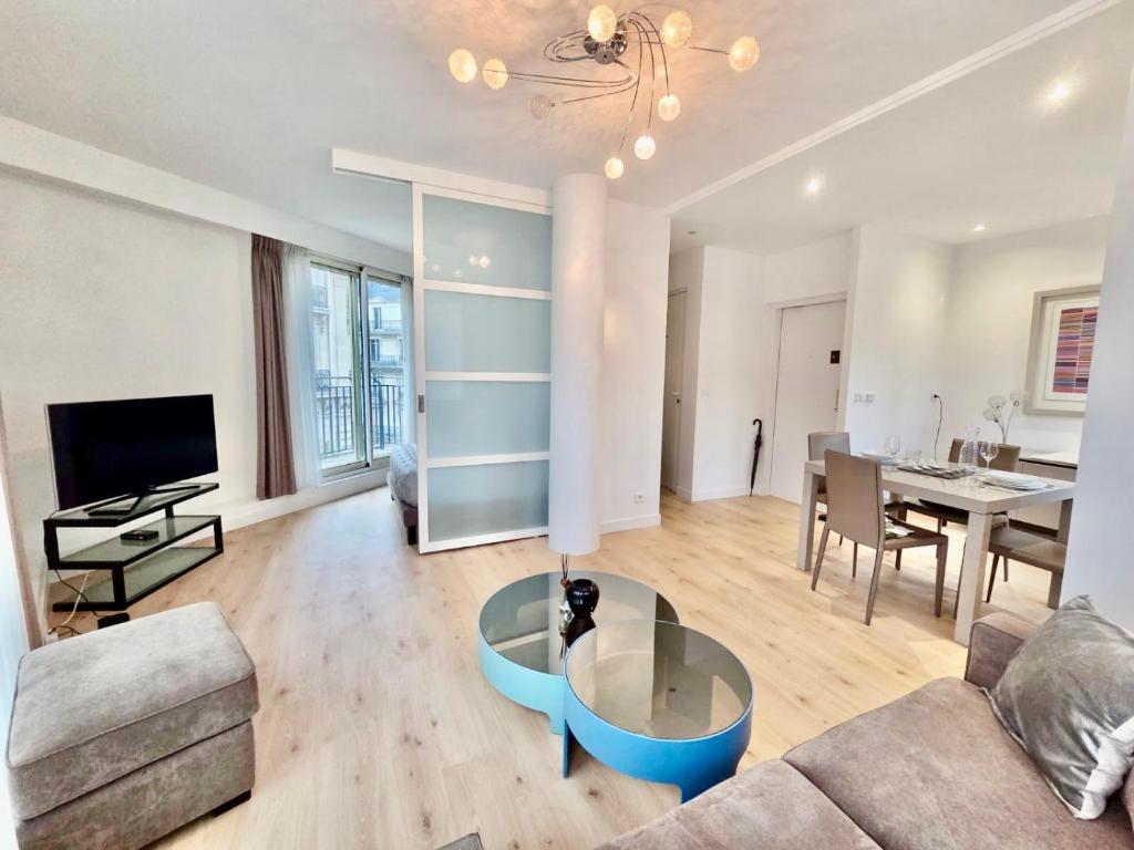 Luxury Paris Apt, Eiffel View, Golden Triangle - 5