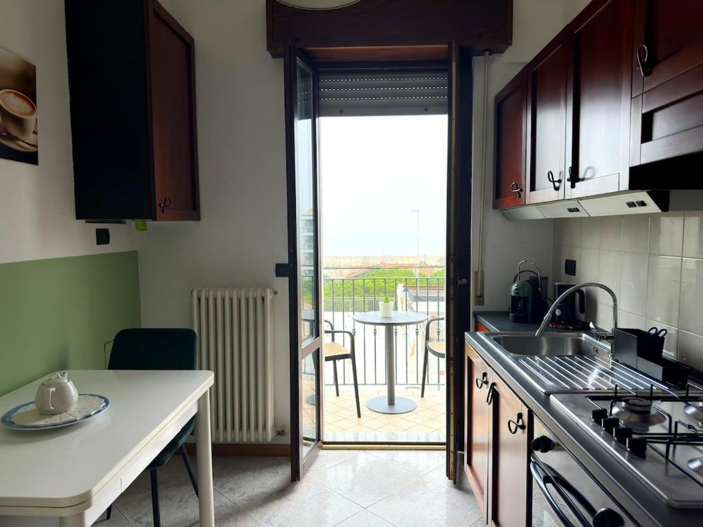 Vivere il Mare dall Attico - Spazioso Elegante e a Pochi Passi dalla Spiaggia - Garage Privato - 4