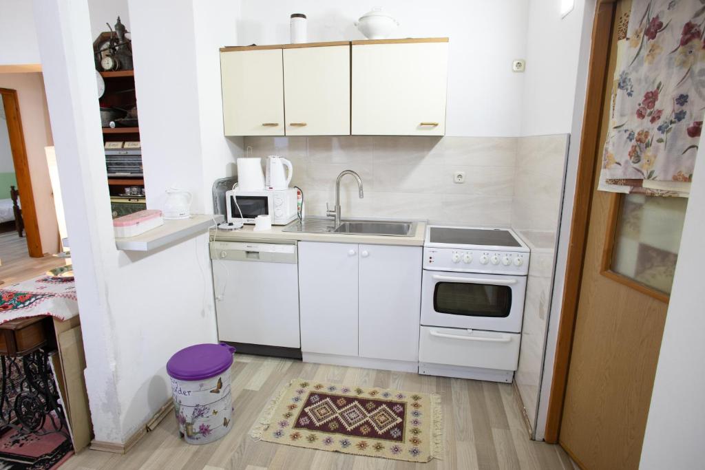 Guest House Fena - 5