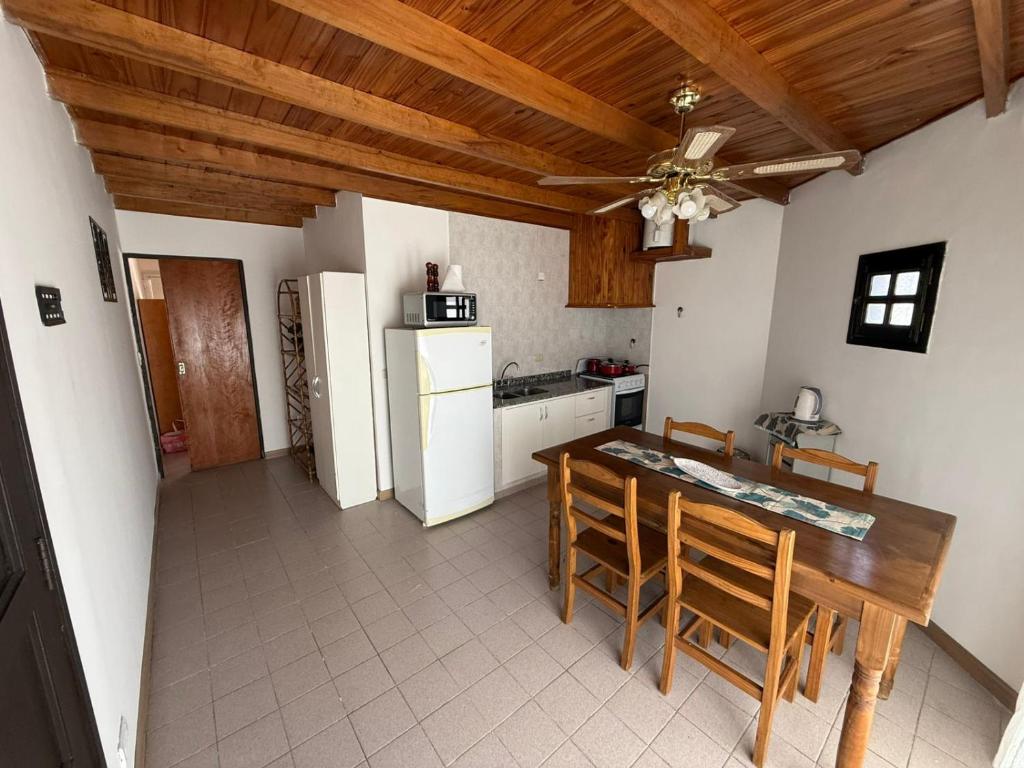 Departamento Semi Céntrico en Necochea con Garaje y Patio - 1