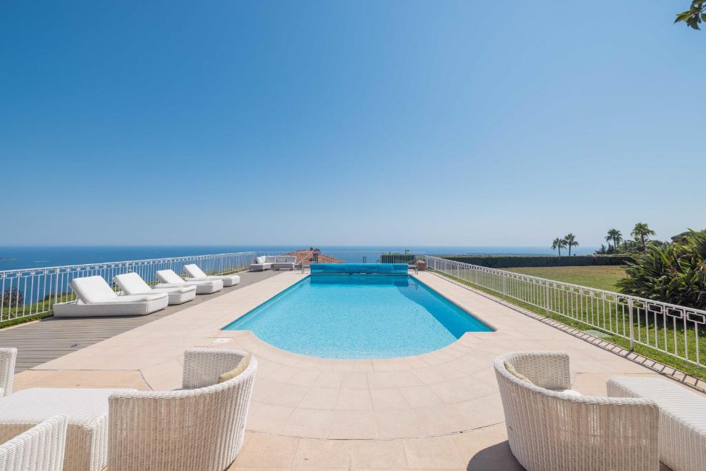 REF 2183 - Cannes - Sea view villa for rent - 4