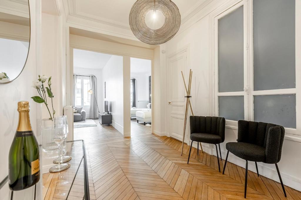 A1# 8people # 4Bedrooms # Wagram # AC # Paris 8 - 3