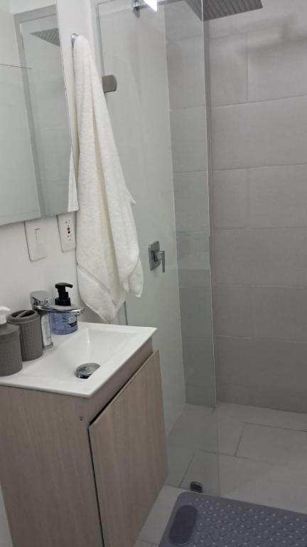 Dúplex en Bocagrande Cartagena Piscina, jacuzzi y a 2 cuadras del mar - 4