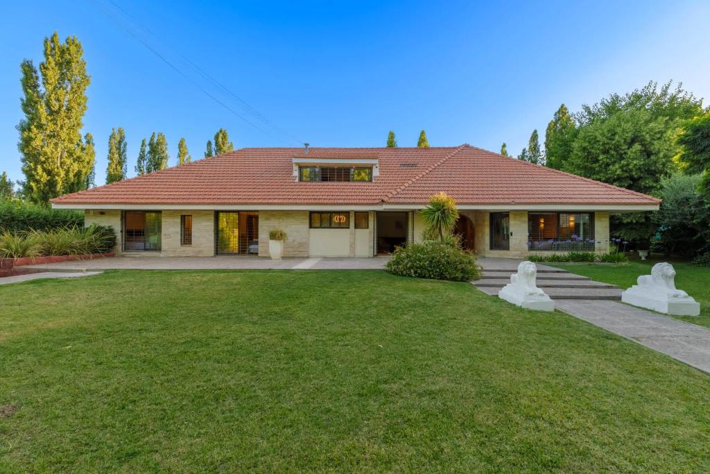 MOT Wine Country Deluxe Villa 27 pax - 1