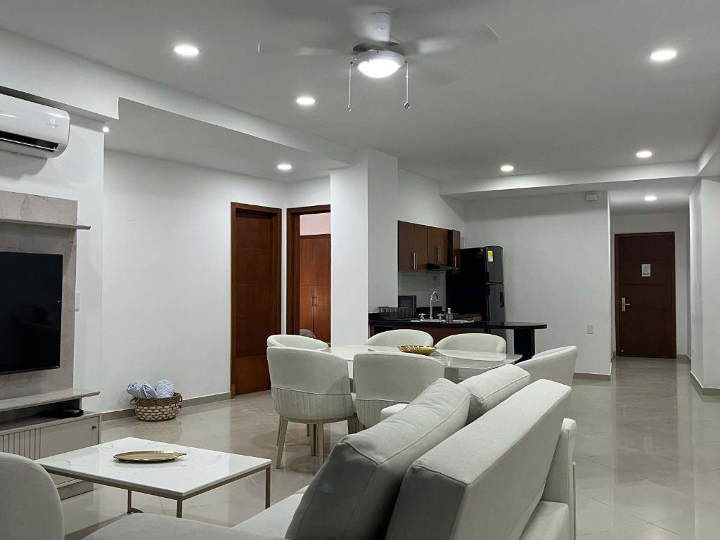 New apartment with a beautiful view 2002 - 4