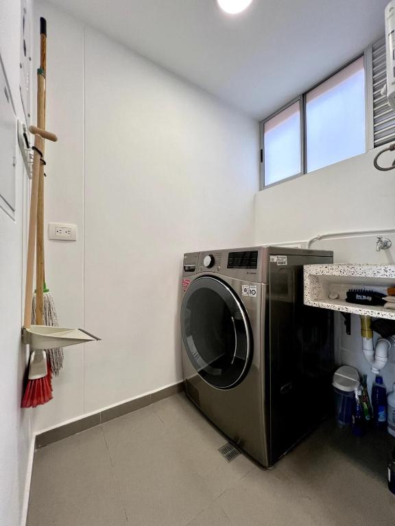 Unique 1BD 1.5Bath | Best views | Long term - 5