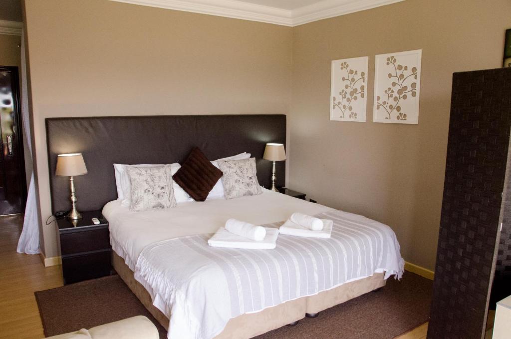 Three Oaks and an Aloe Boutique Hotel photo