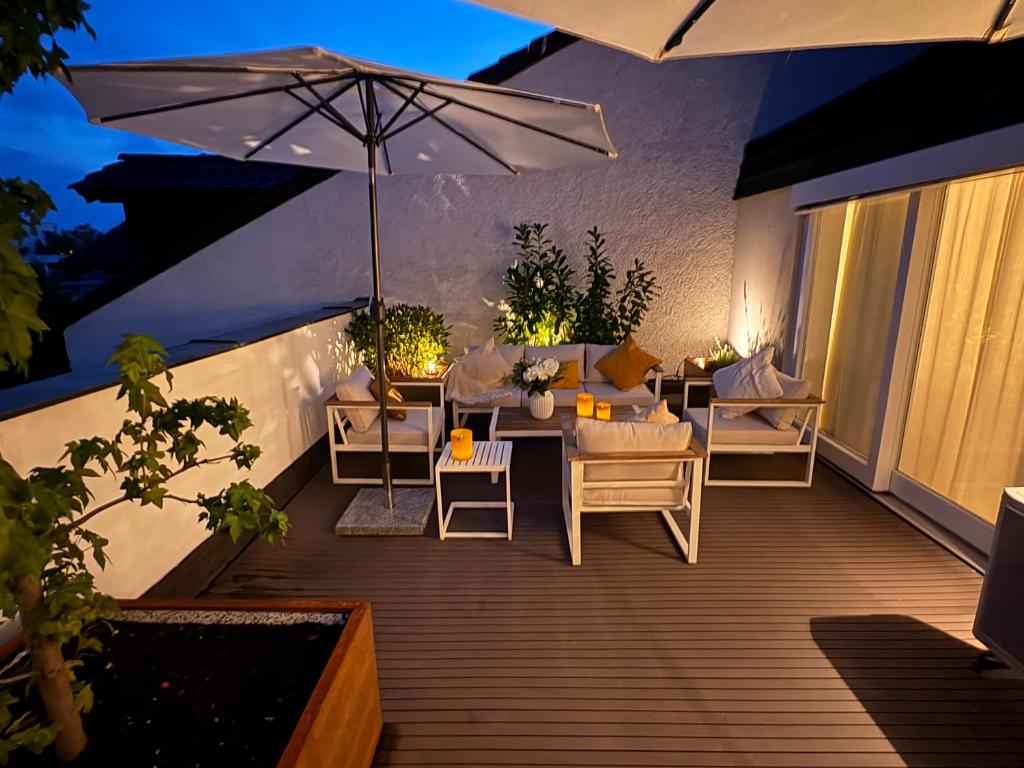 Munich Penthouse with Kitchen, Roofgarden and Parking - 4