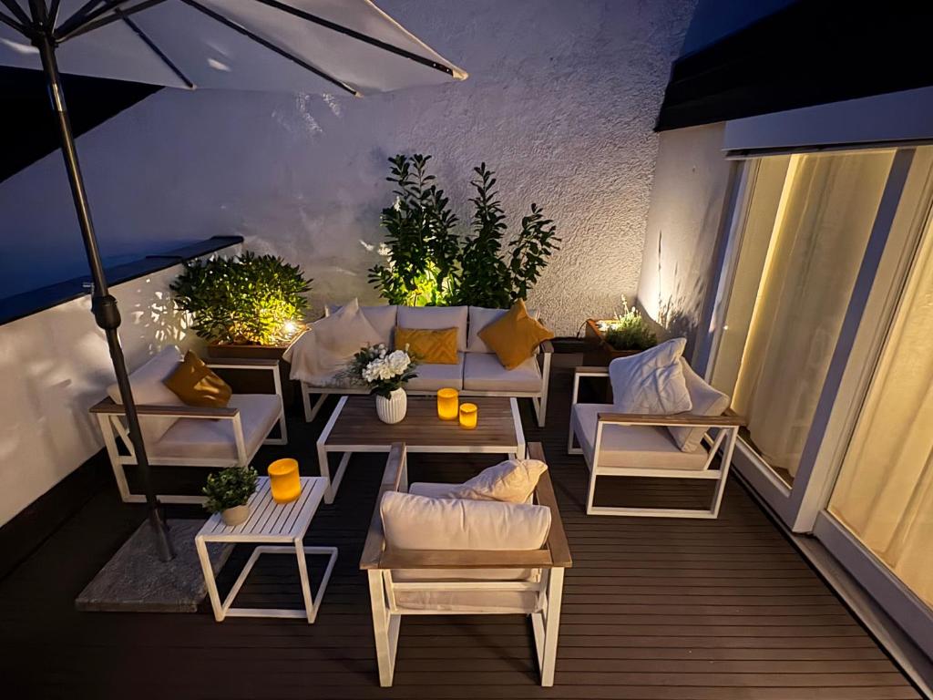 Munich Penthouse with Kitchen, Roofgarden and Parking - 3