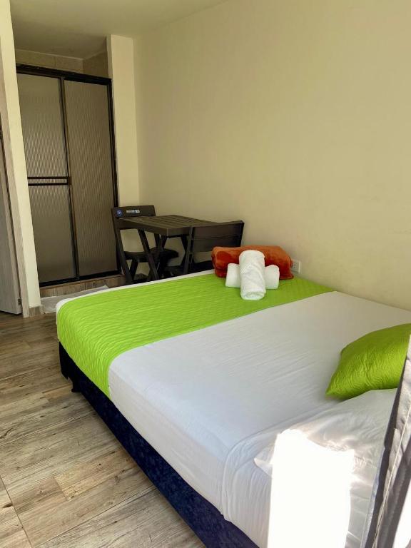 Best View Aparta Hotel - 2