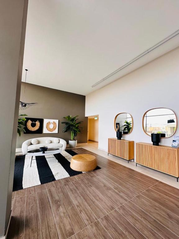 Cómodo y elegante departamento - 2