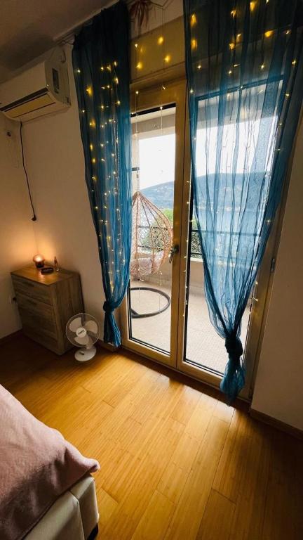 Sunny Bay Apartments - 2