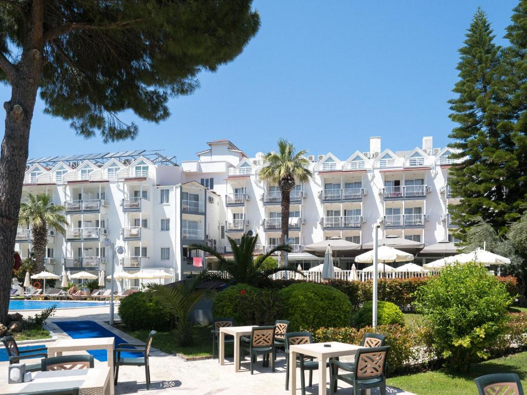 Halıcı Hotel Marmaris — Hotel building in Marmaris, Mugla