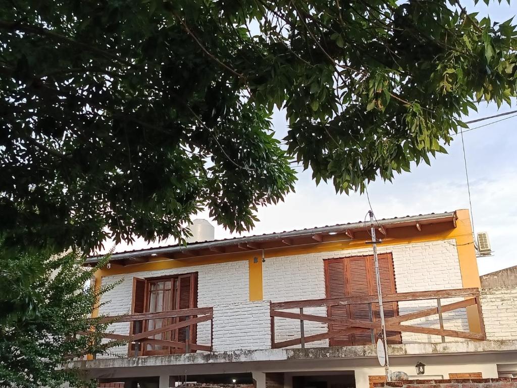 Amplia casa céntrica en Gualeguaychu - 1