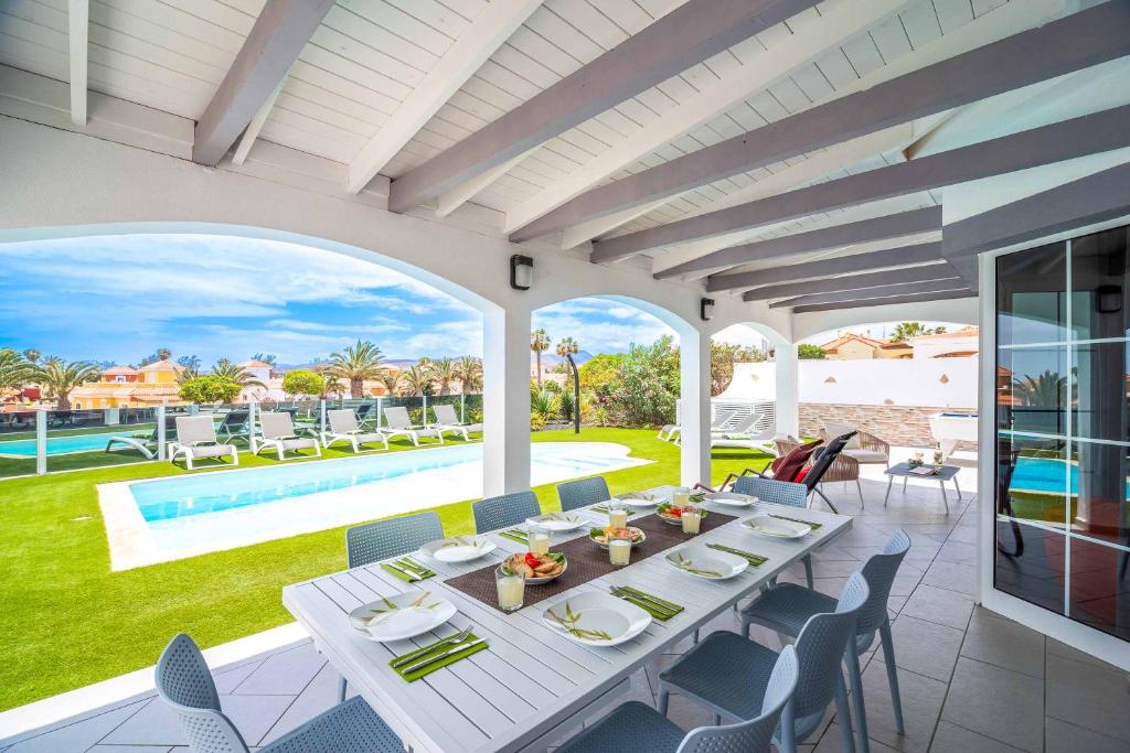 Villa Serenity Caleta - 3