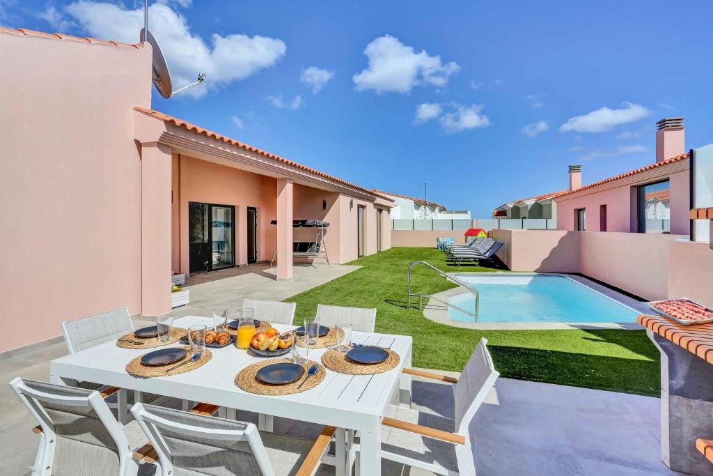 Villa Picasso Caleta - 1